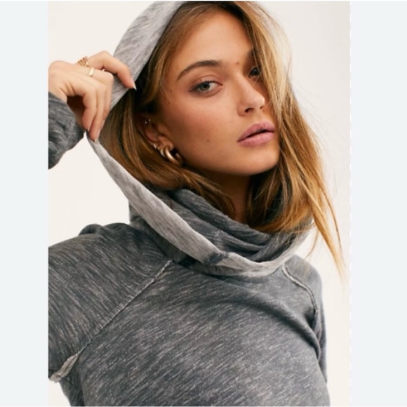 FREE PEOPLE Beach Cocoon Cowl Neck Pullover Oversized Size M/L Gray Heather - Picture 3 of 13